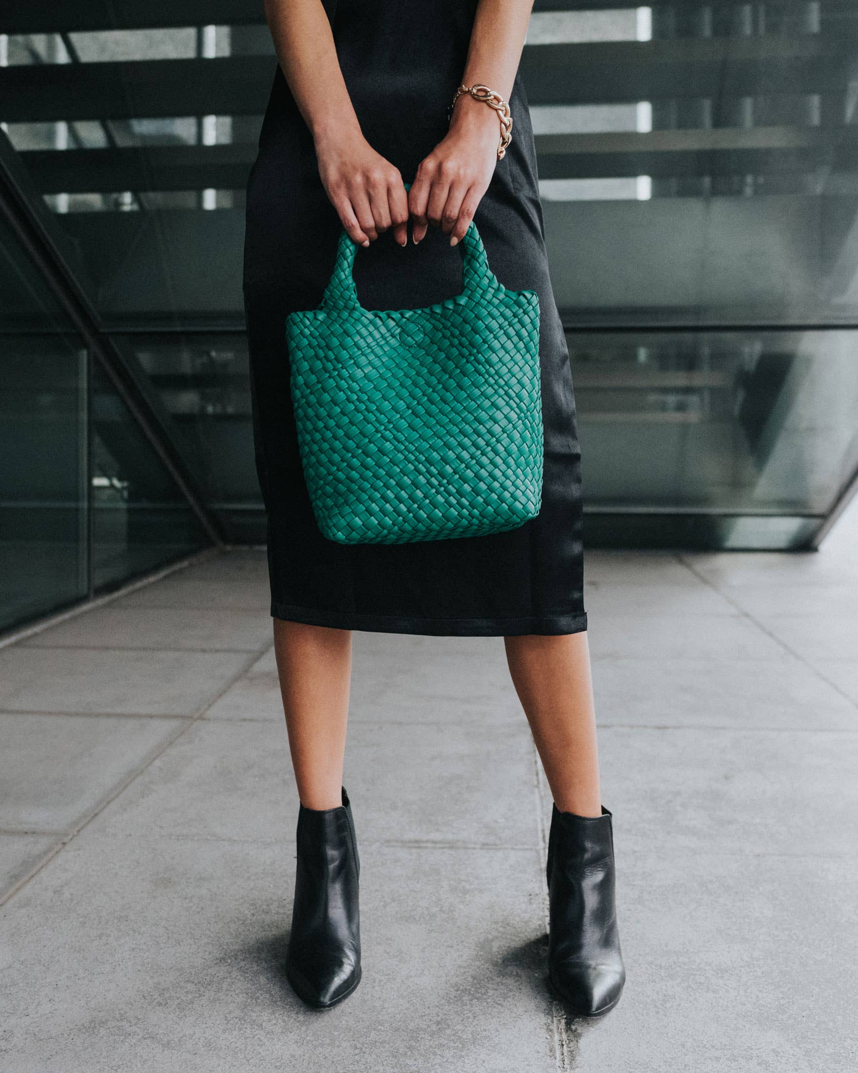 Eloise Woven Small Green Tote Bag - Image 7